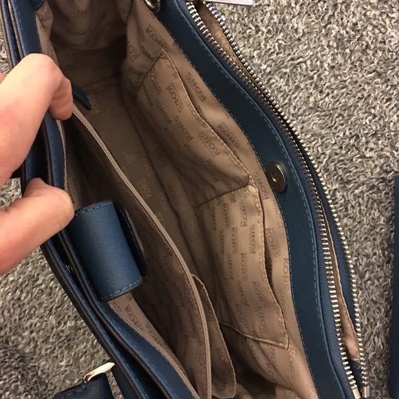 🎄MK 2 Piece Set! Bag + Wallet —blue Kellen!! - Picture 7 of 8